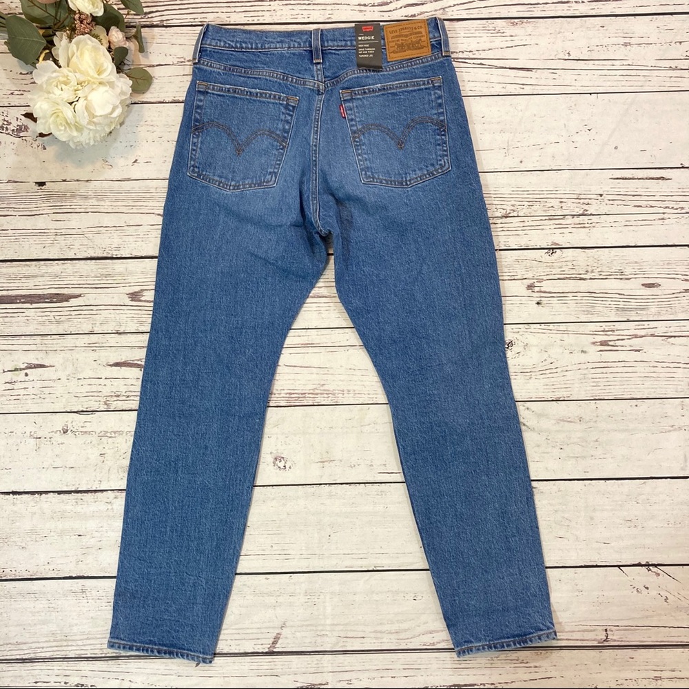 Levi’s wedgie cheeky high waist tapered jeans NWT - Picture 5 of 9